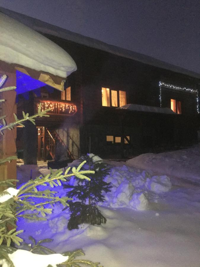 У Гриніва Polyanitsa Popovichevskaya Esterno foto
